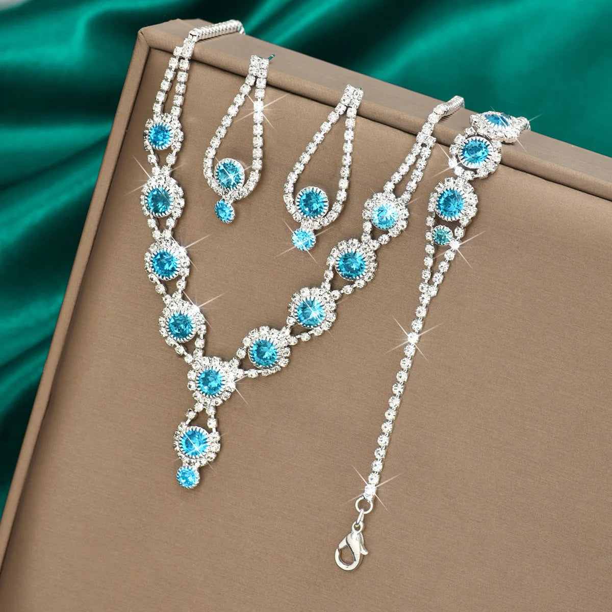 KMVEXO-Ensemble de bijoux en biscuits brillants pour femmes, collier, boucles d'oreilles, bracelet, patients de mariage, tour de cou en cristal, accessoires de banquet